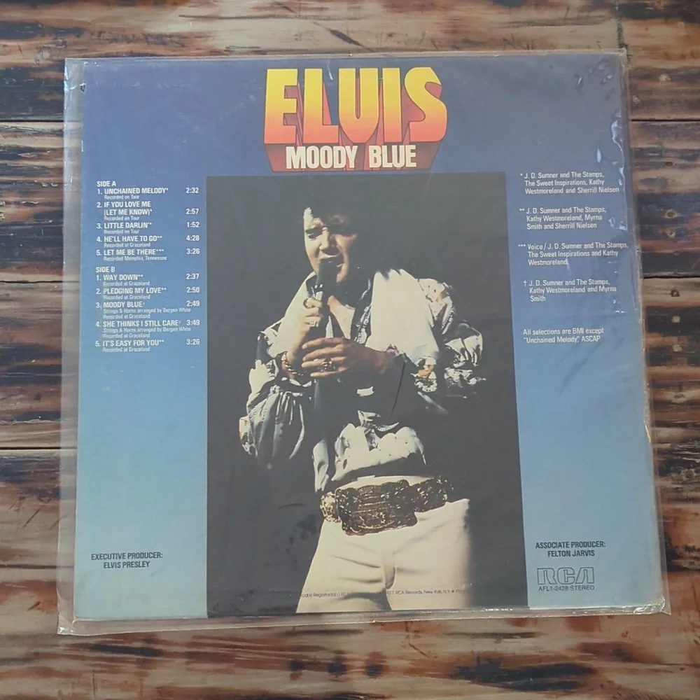 Elvis - Picture 2 of 2